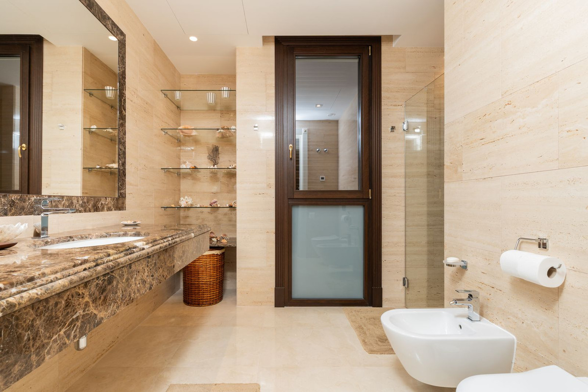 Huis te koop in Estepona | 7 slaapkamers H5446609