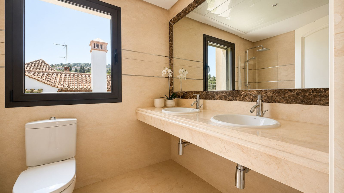 Huis te koop in Estepona | 3 slaapkamers H5447479
