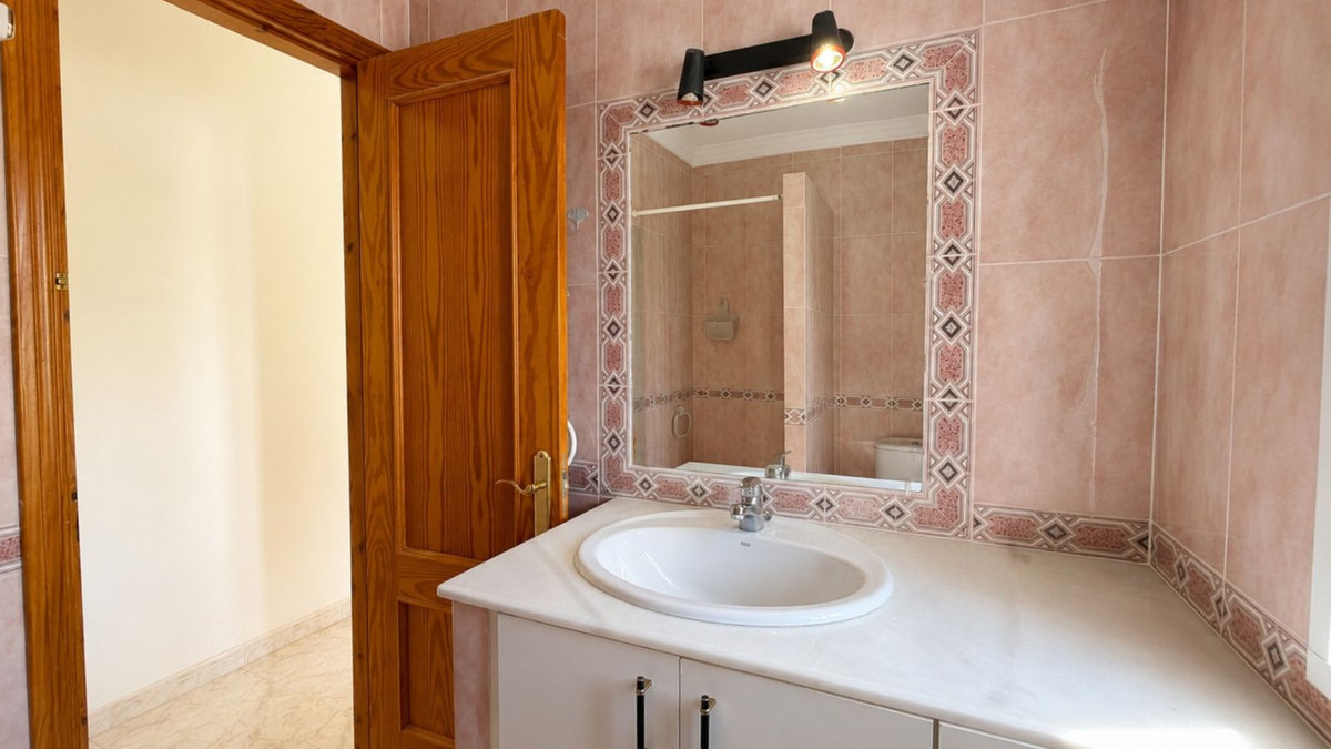 Huis te koop in Estepona | 3 slaapkamers H5447485