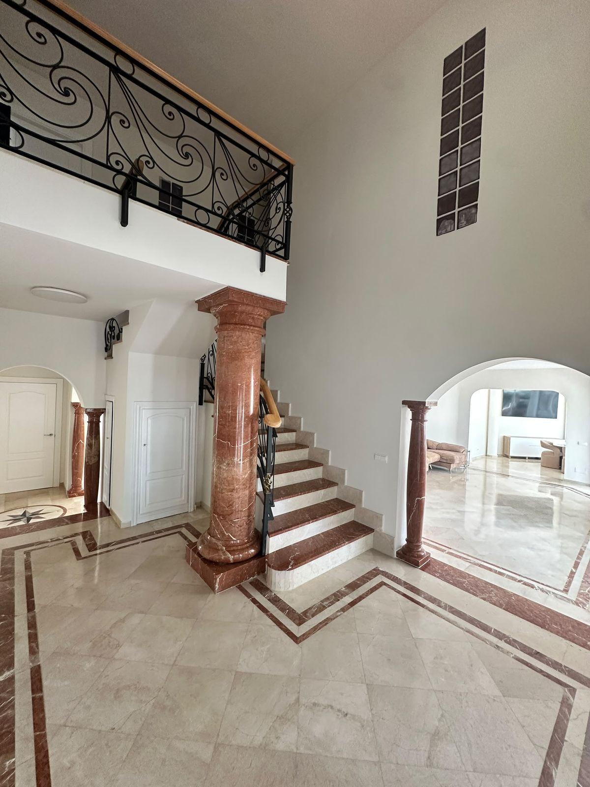 Huis te koop in Estepona | 5 slaapkamers H5448331