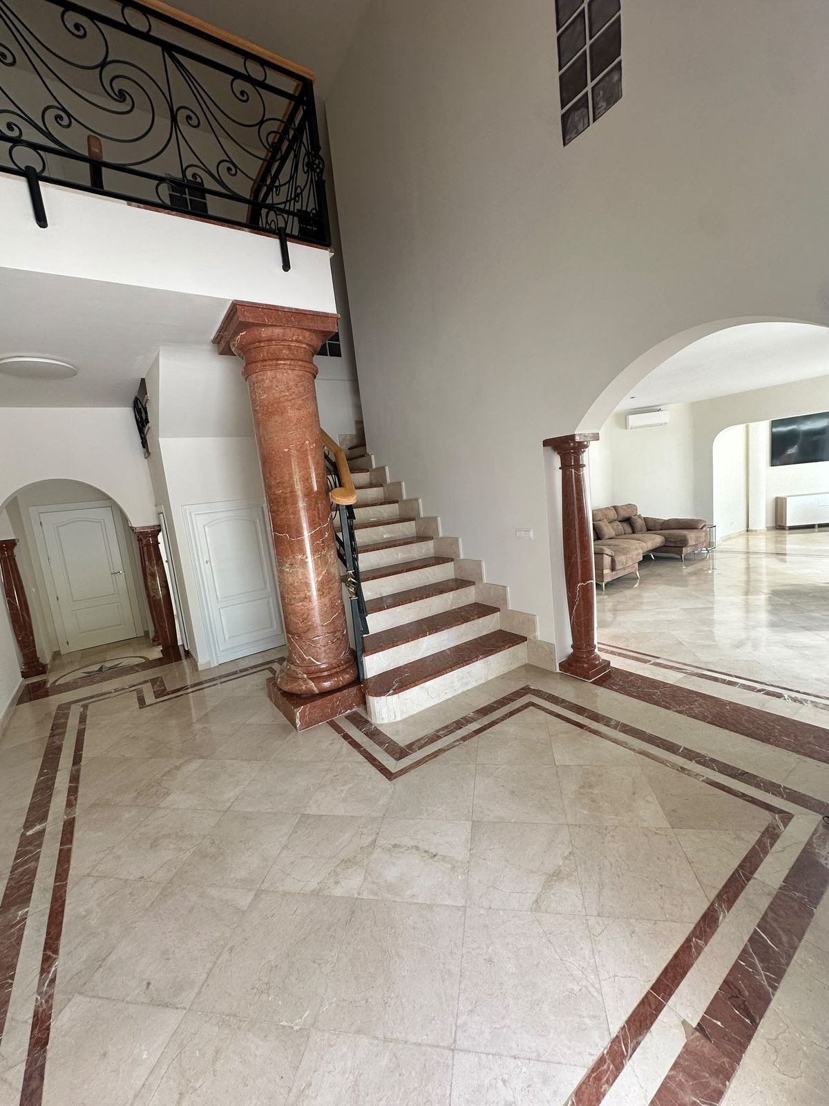 Huis te koop in Estepona | 5 slaapkamers H5448331