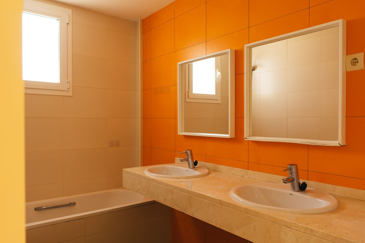 Appartement te koop in Estepona | 2 slaapkamers H5450416
