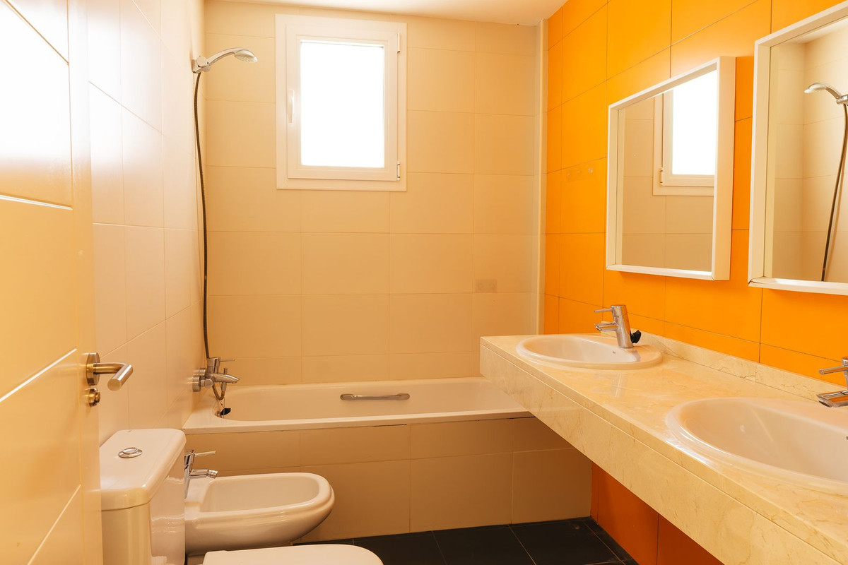 Appartement te koop in Estepona | 2 slaapkamers H5450416