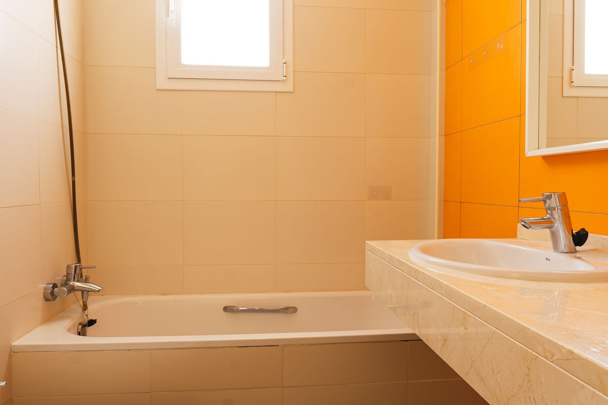 Appartement te koop in Estepona | 2 slaapkamers H5450416