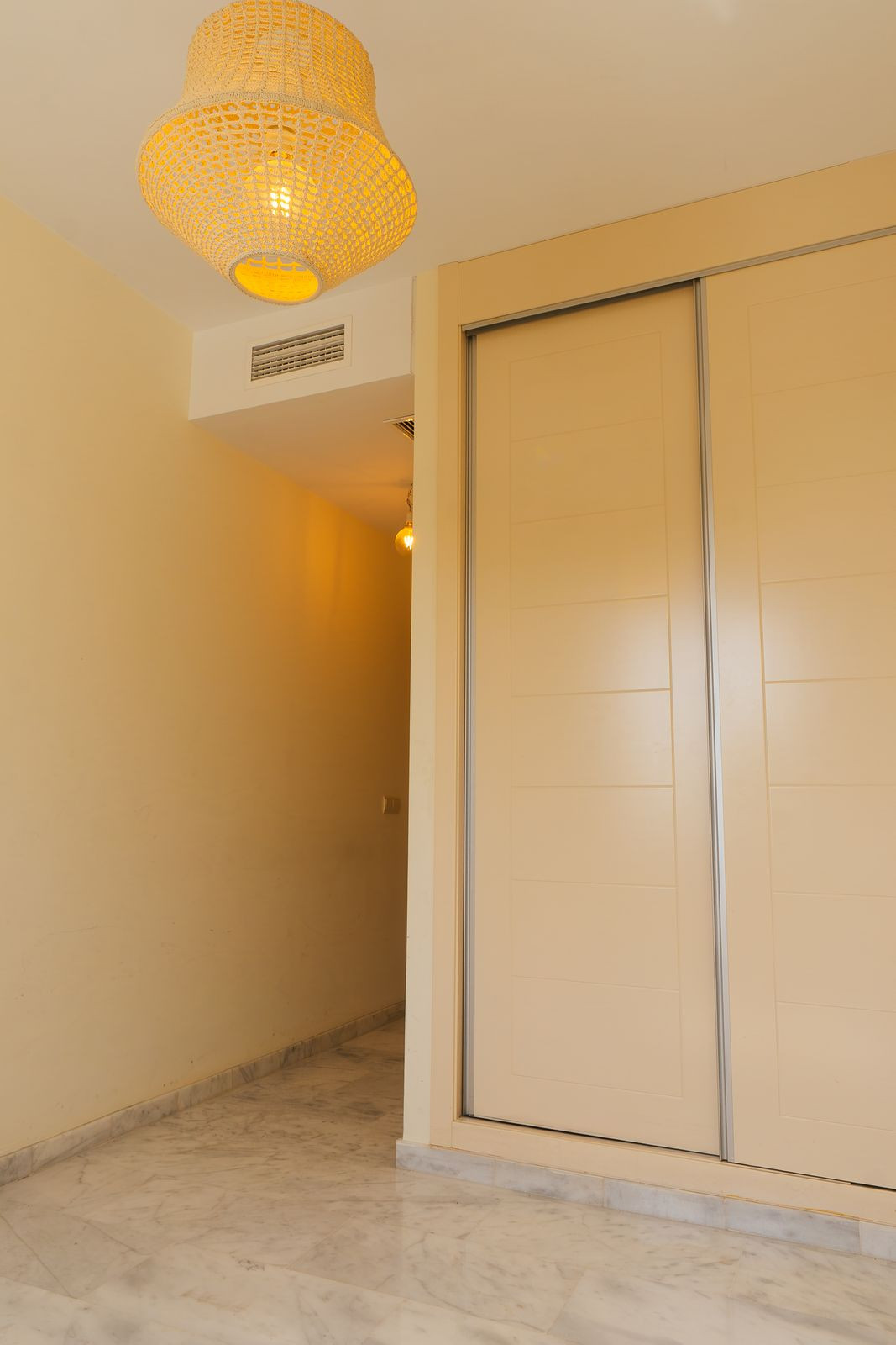 Appartement te koop in Estepona | 2 slaapkamers H5450416