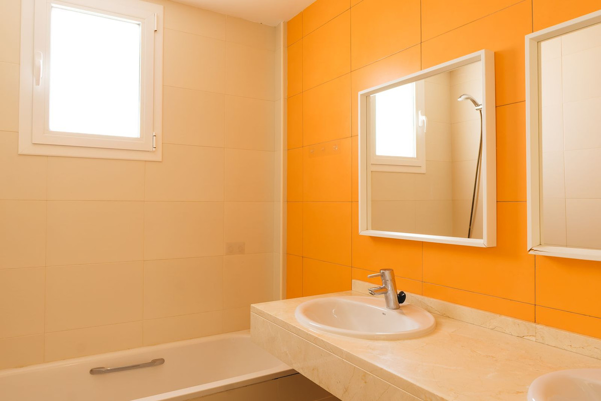 Appartement te koop in Estepona | 2 slaapkamers H5450416