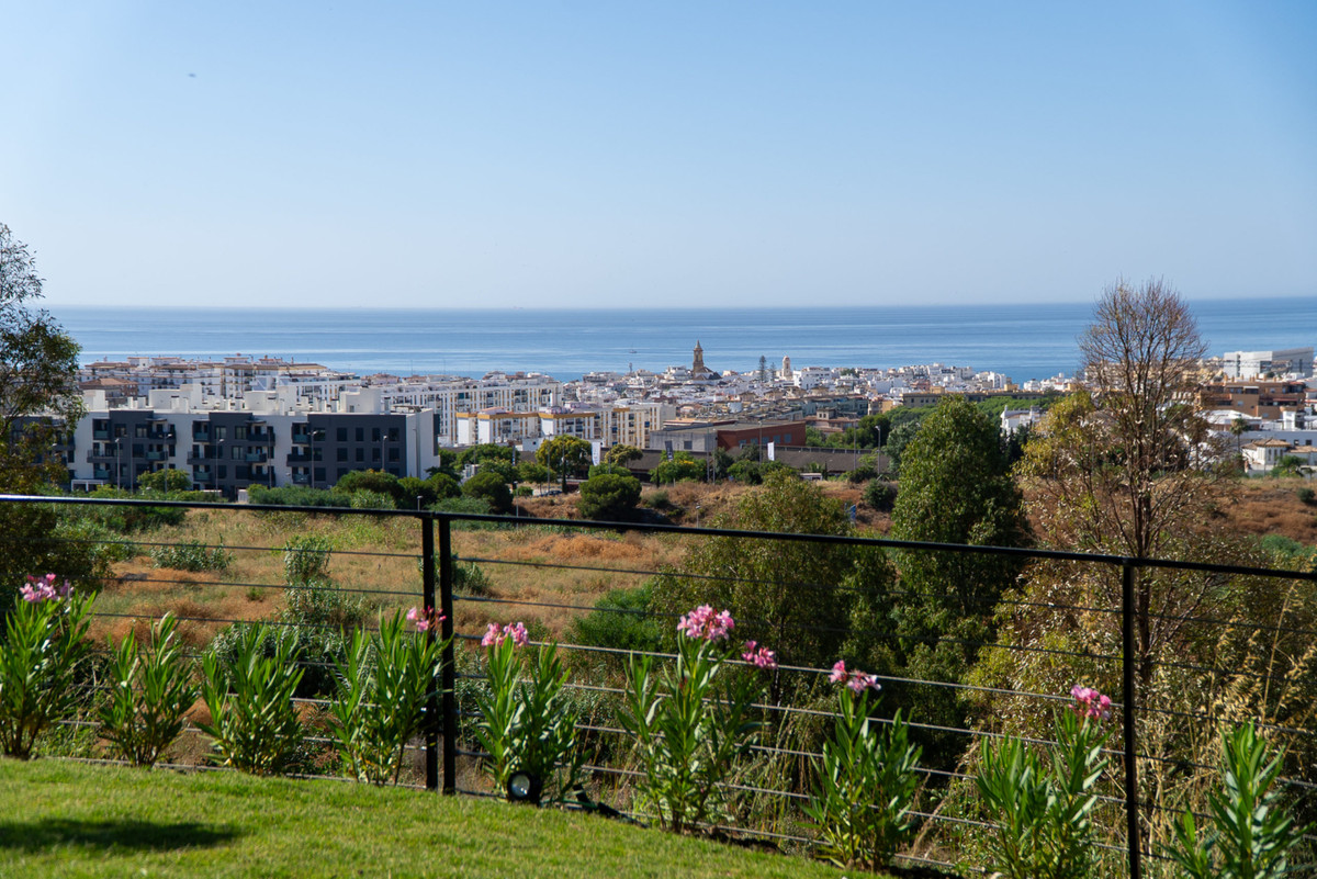 Appartement te koop in Estepona | 3 - 4 slaapkamers H5453572