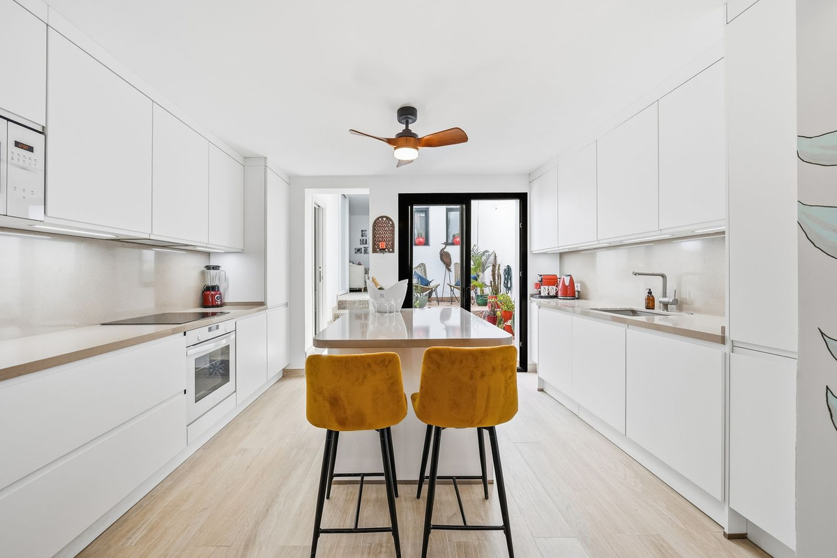 Huis te koop in Estepona | 4 slaapkamers H5455354