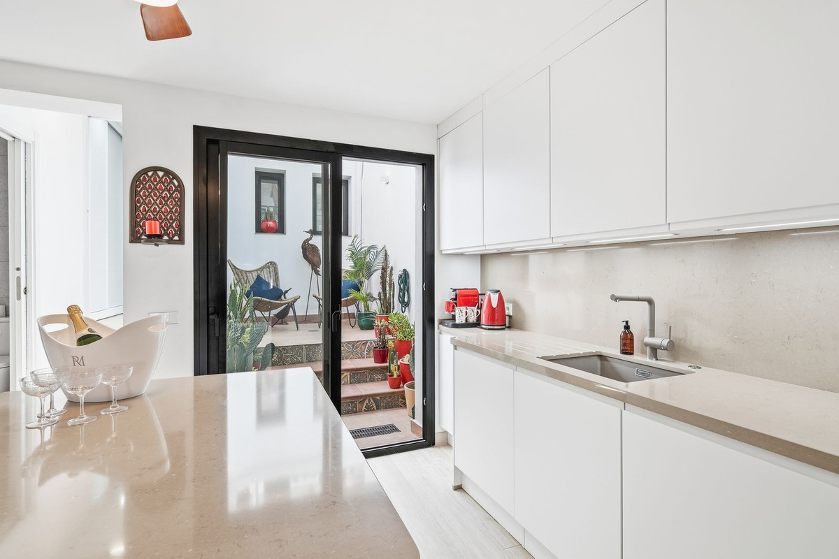 Huis te koop in Estepona | 4 slaapkamers H5455354