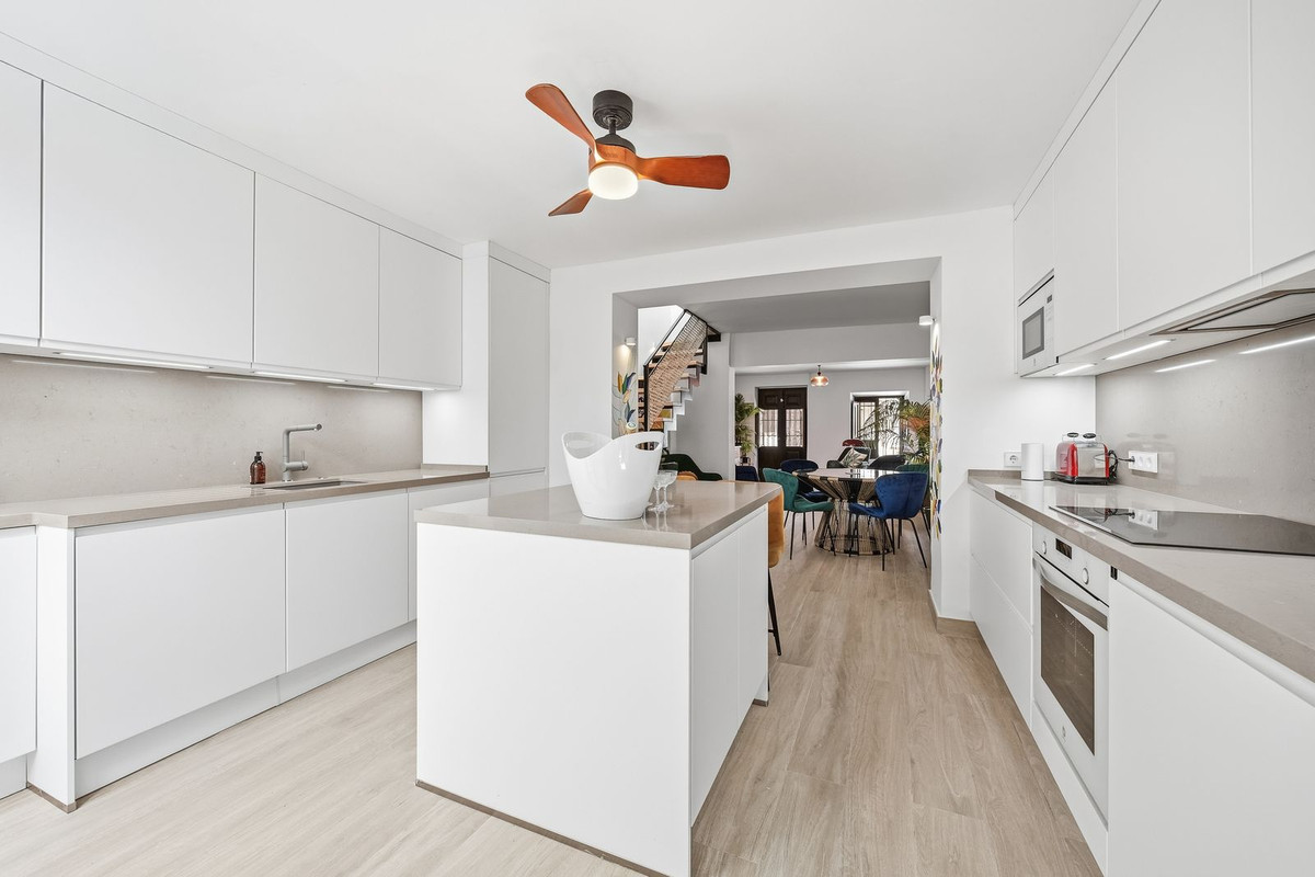 Huis te koop in Estepona | 4 slaapkamers H5455354