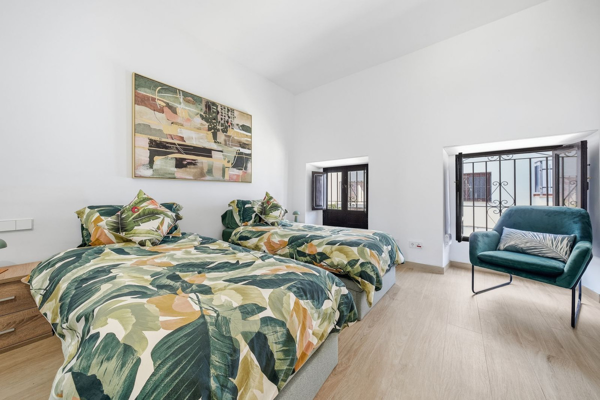 Huis te koop in Estepona | 4 slaapkamers H5455354