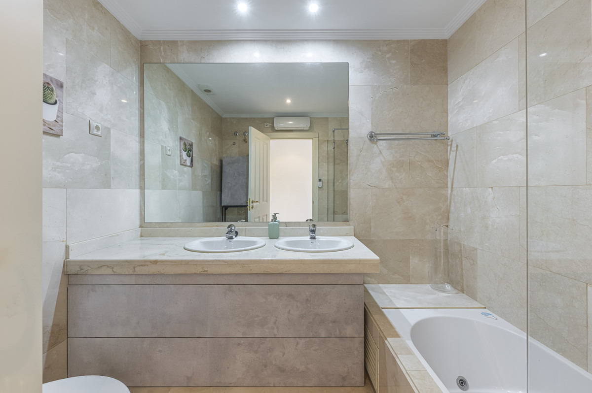 Huis te koop in Estepona | 2 slaapkamers H5456635