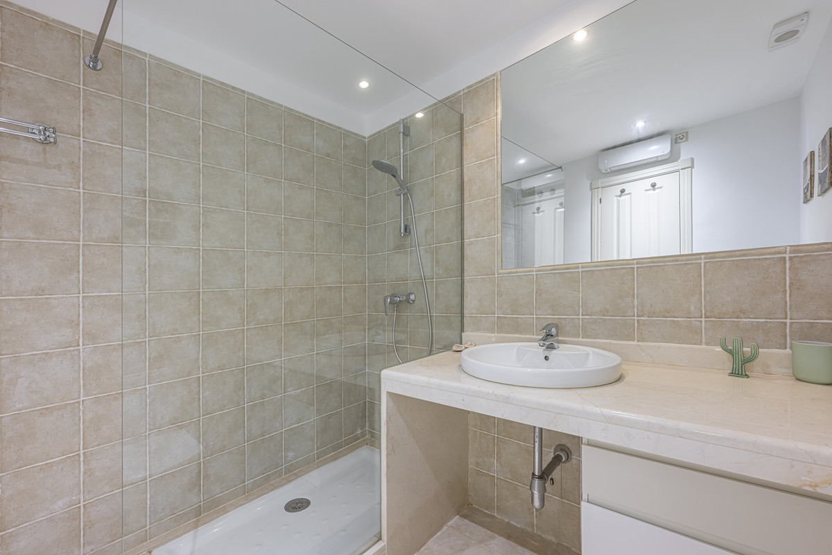 Huis te koop in Estepona | 2 slaapkamers H5456635