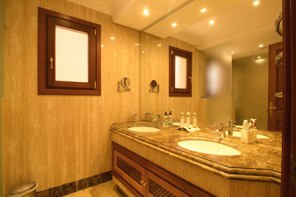 Huis te koop in Estepona | 2 slaapkamers H5457070