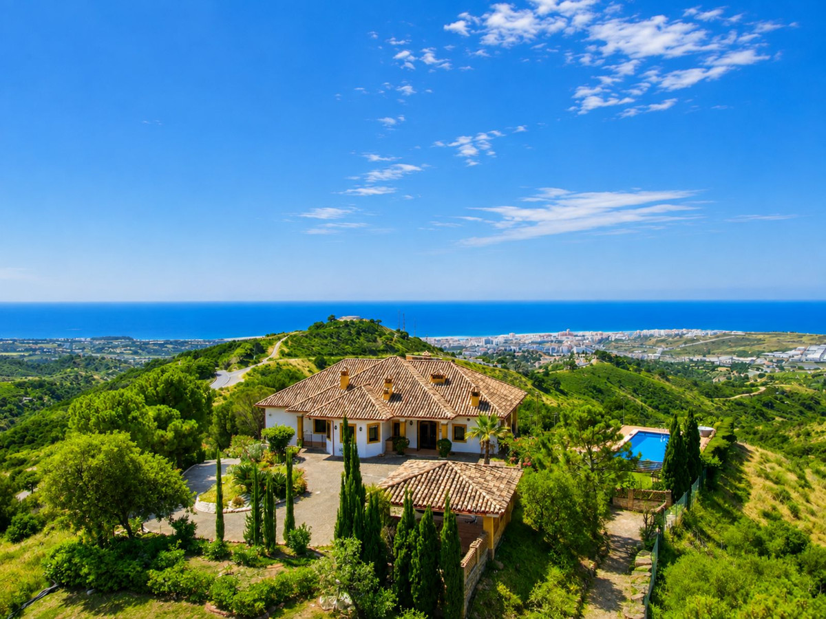 Huis te koop in Estepona | 6 slaapkamers H5459224