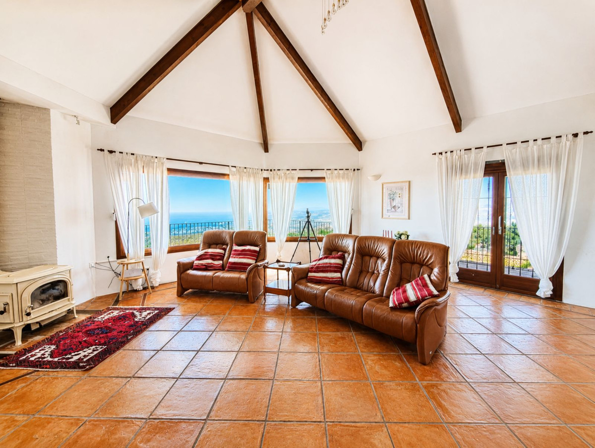 Huis te koop in Estepona | 6 slaapkamers H5459224