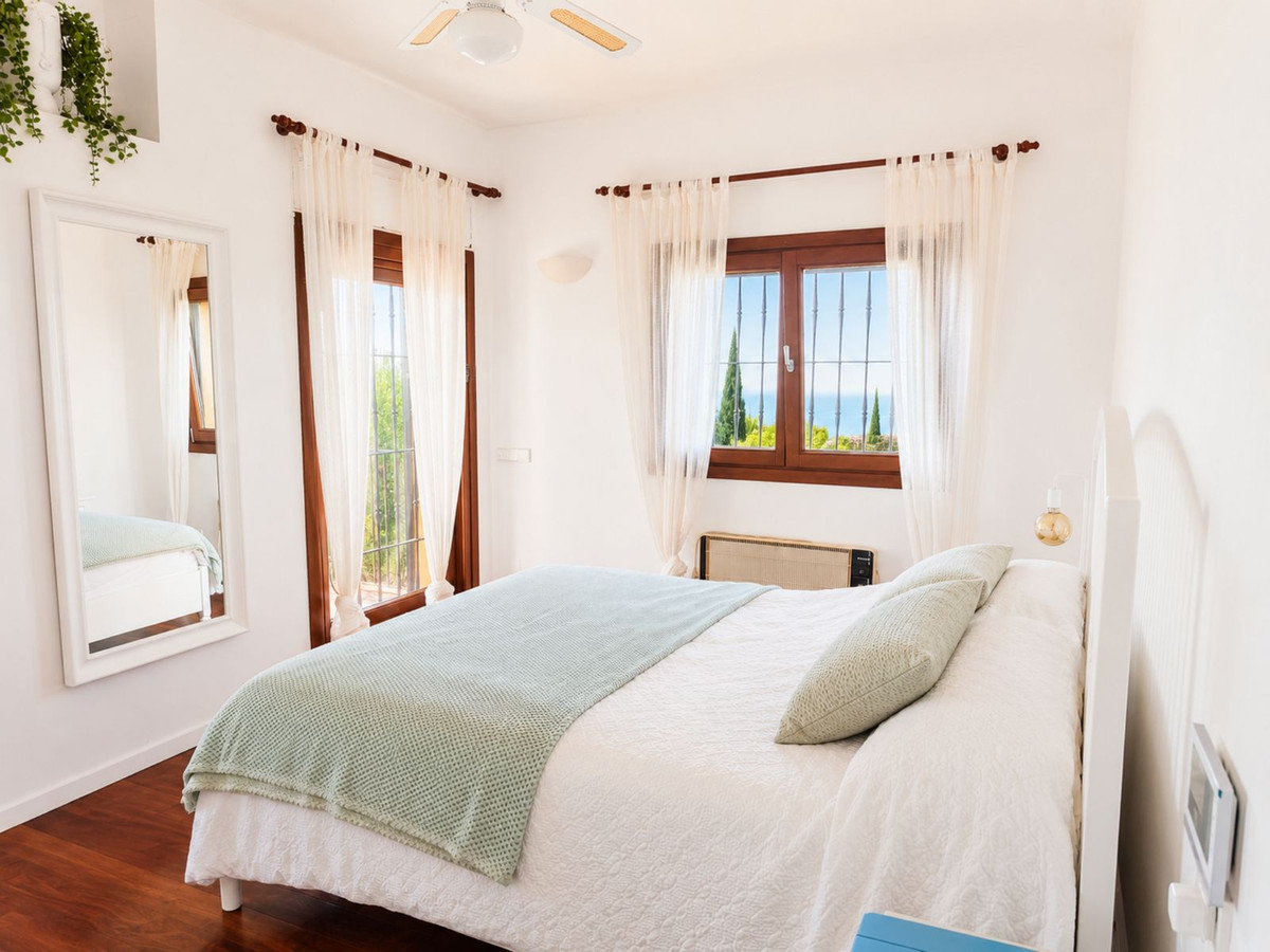 Huis te koop in Estepona | 6 slaapkamers H5459224