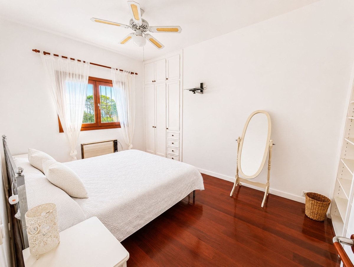 Huis te koop in Estepona | 6 slaapkamers H5459224