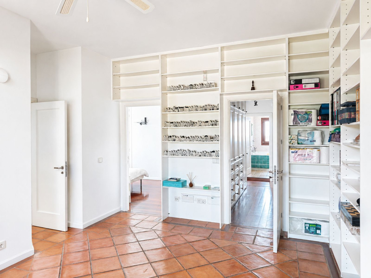 Huis te koop in Estepona | 6 slaapkamers H5459224