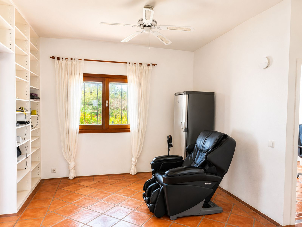 Huis te koop in Estepona | 6 slaapkamers H5459224