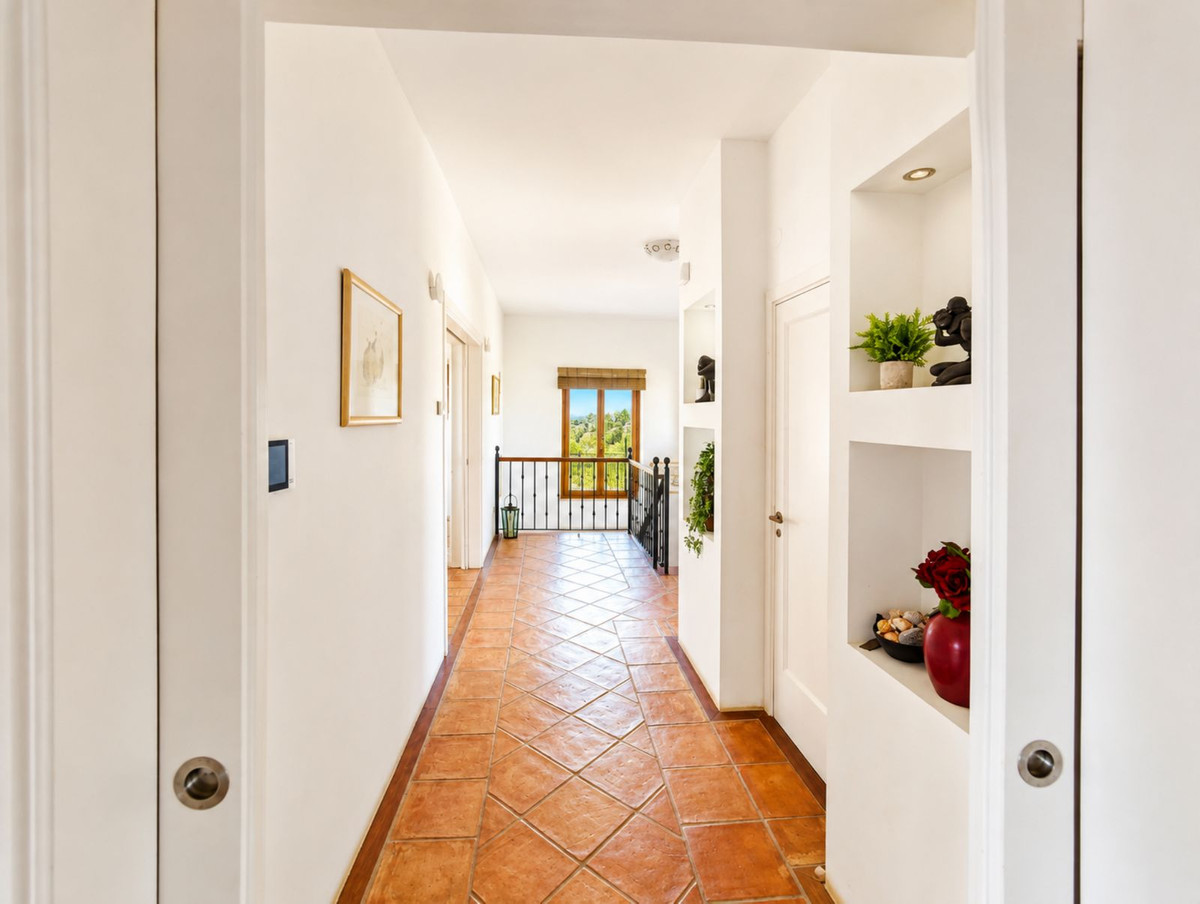 Huis te koop in Estepona | 6 slaapkamers H5459224