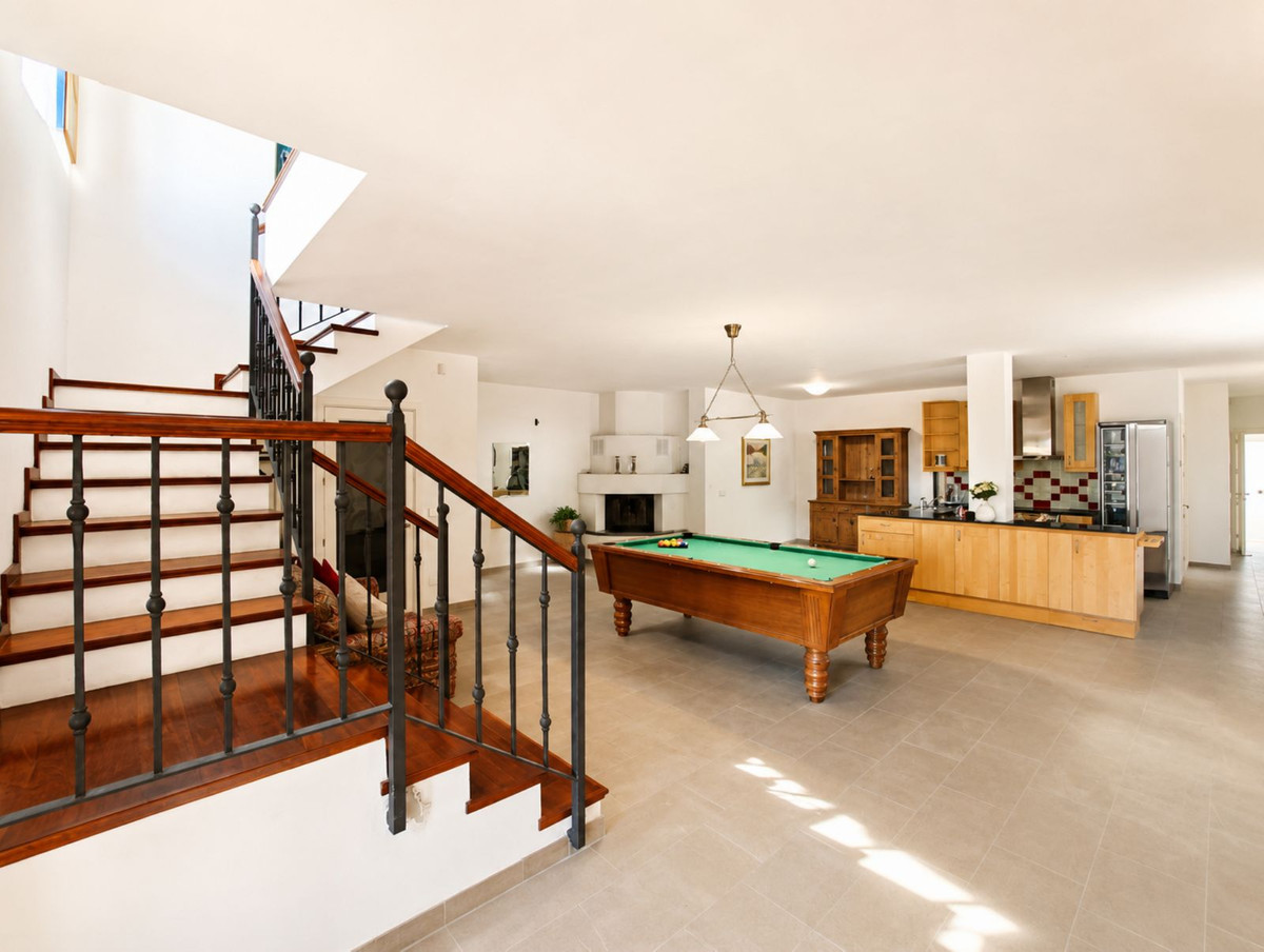 Huis te koop in Estepona | 6 slaapkamers H5459224