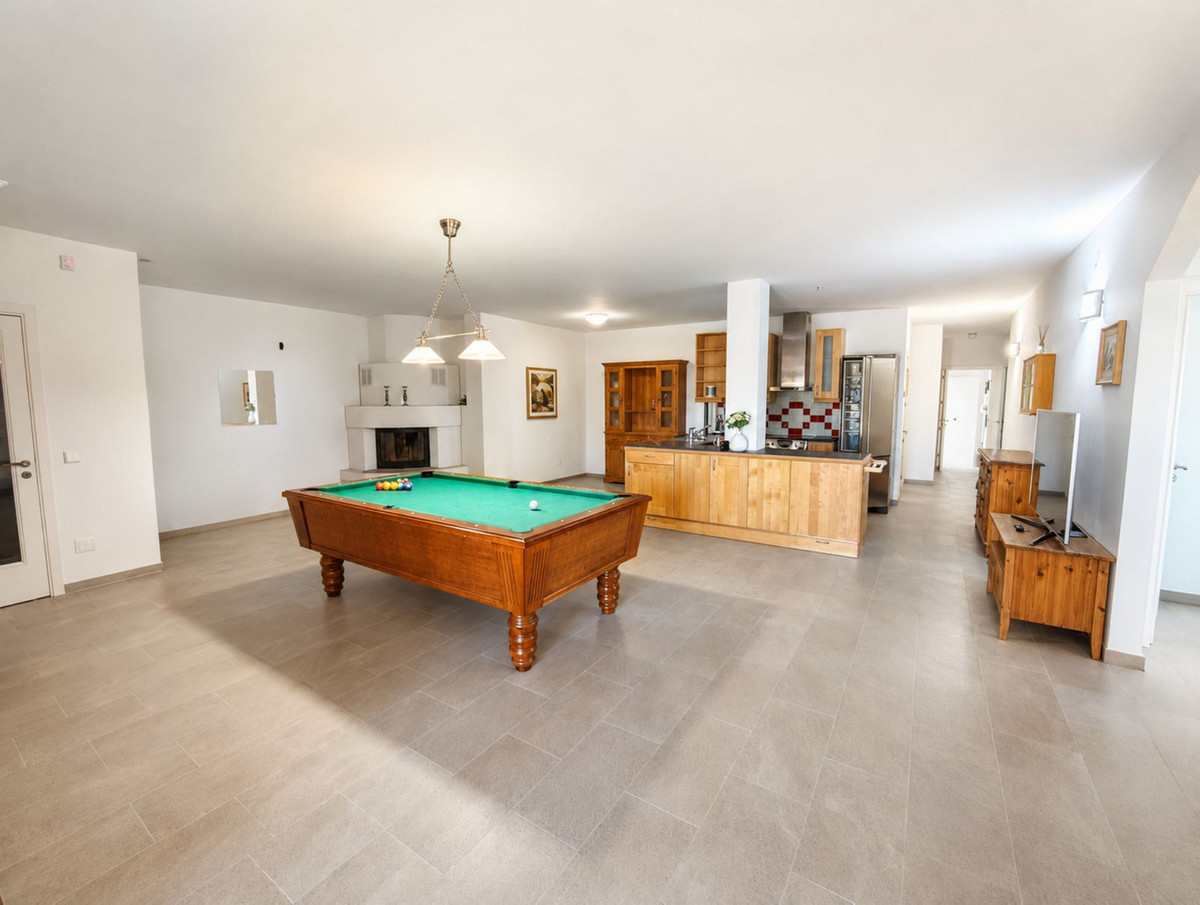 Huis te koop in Estepona | 6 slaapkamers H5459224