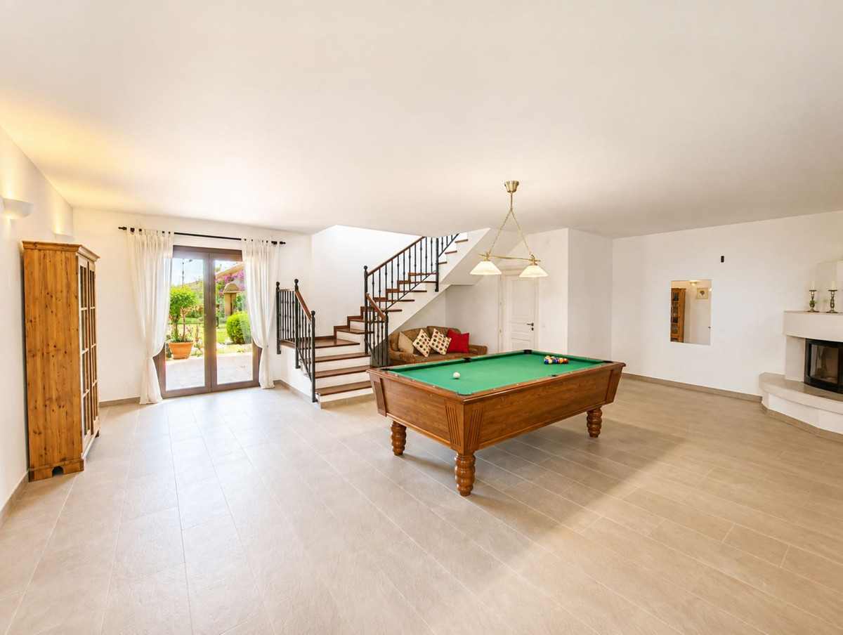 Huis te koop in Estepona | 6 slaapkamers H5459224