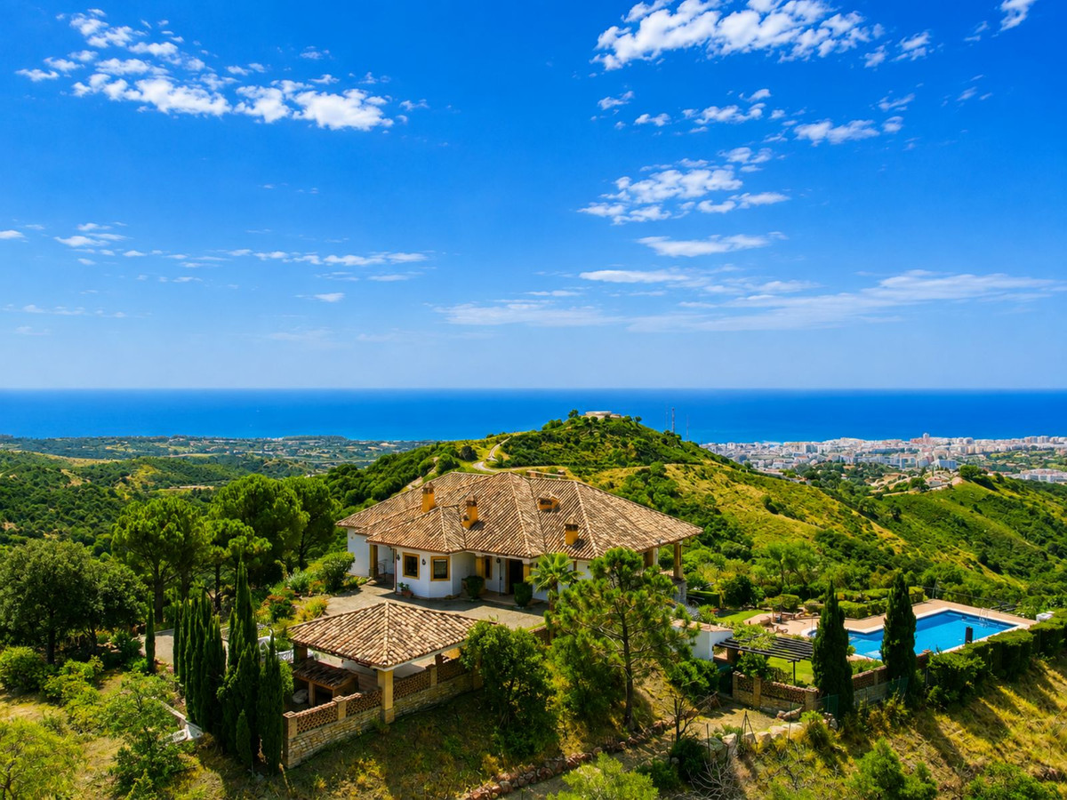 Huis te koop in Estepona | 6 slaapkamers H5459224