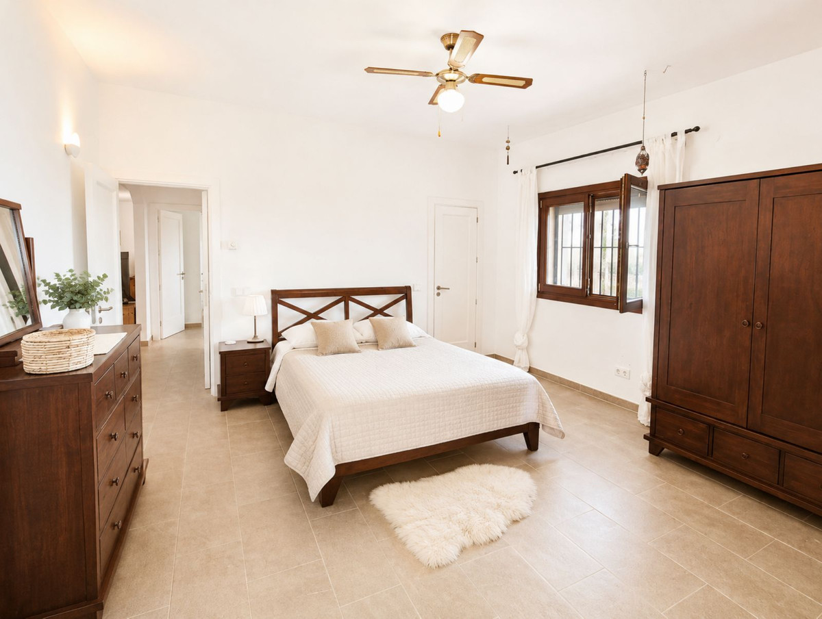 Huis te koop in Estepona | 6 slaapkamers H5459224
