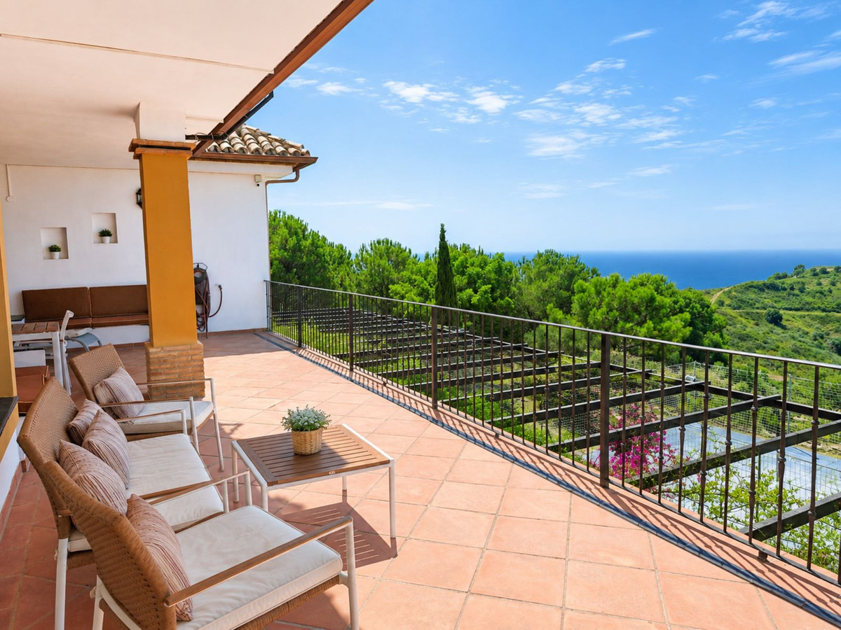 Huis te koop in Estepona | 6 slaapkamers H5459224