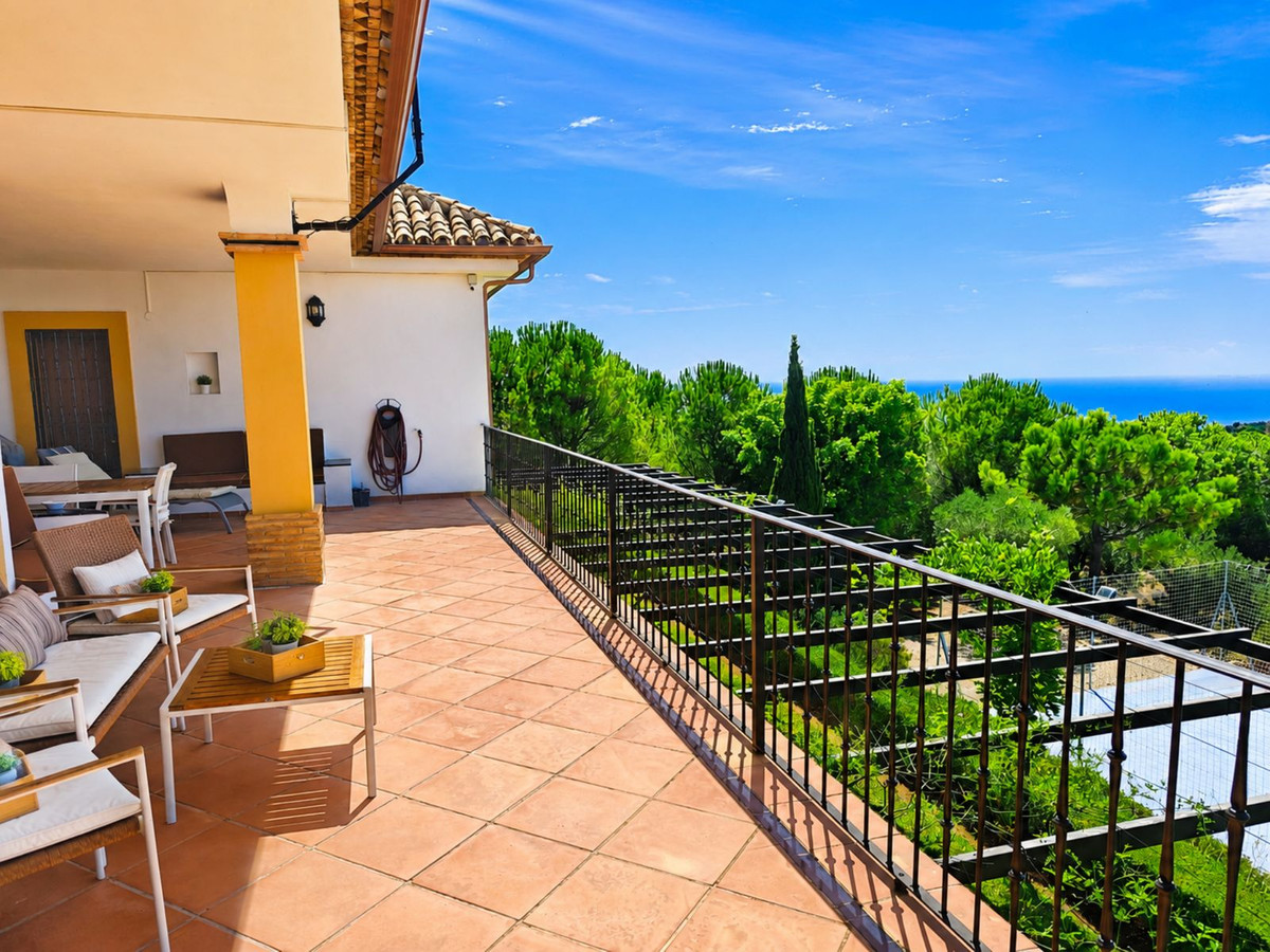 Huis te koop in Estepona | 6 slaapkamers H5459224