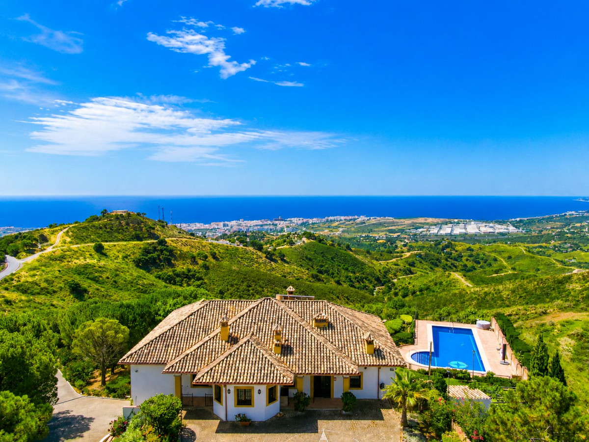 Huis te koop in Estepona | 6 slaapkamers H5459224