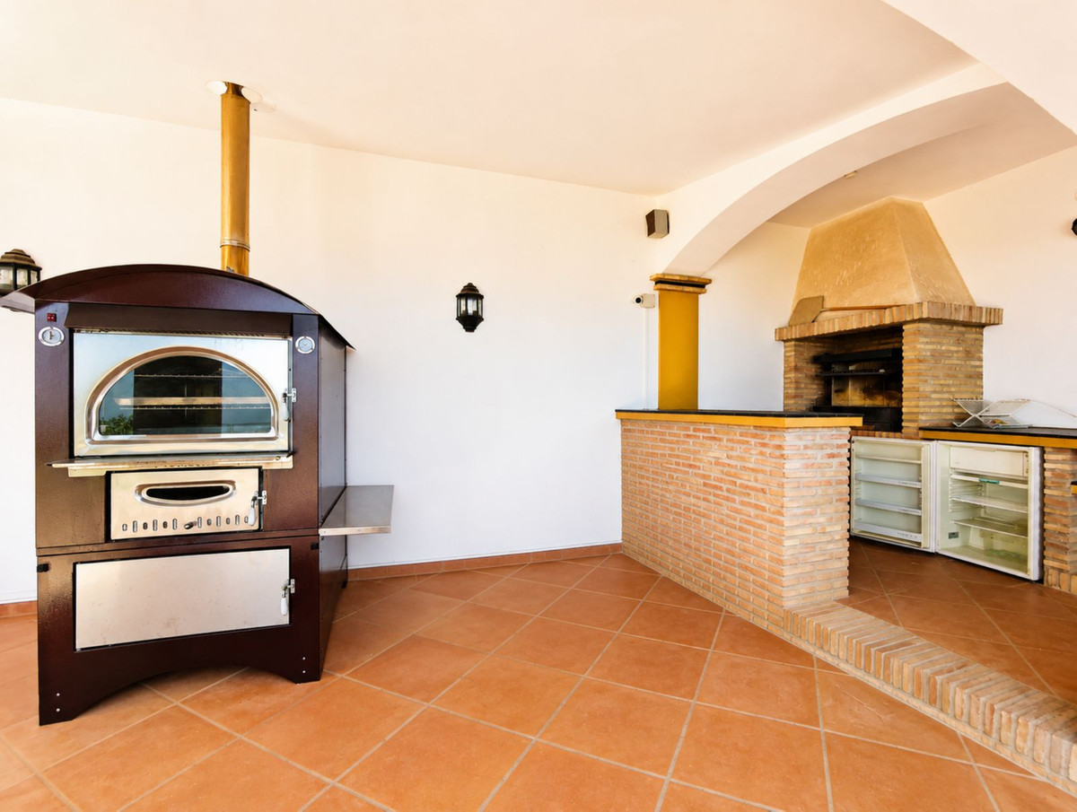 Huis te koop in Estepona | 6 slaapkamers H5459224