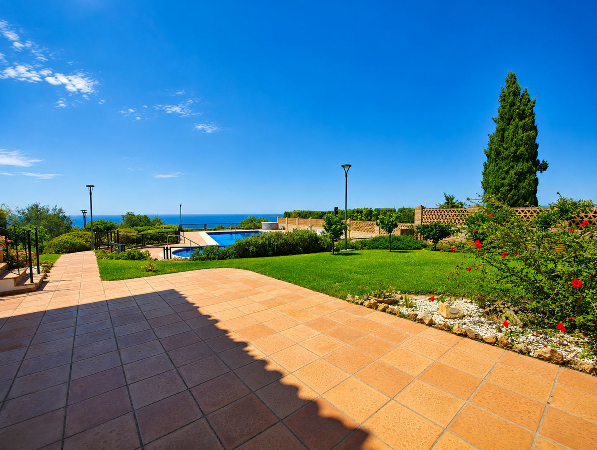 Huis te koop in Estepona | 6 slaapkamers H5459224