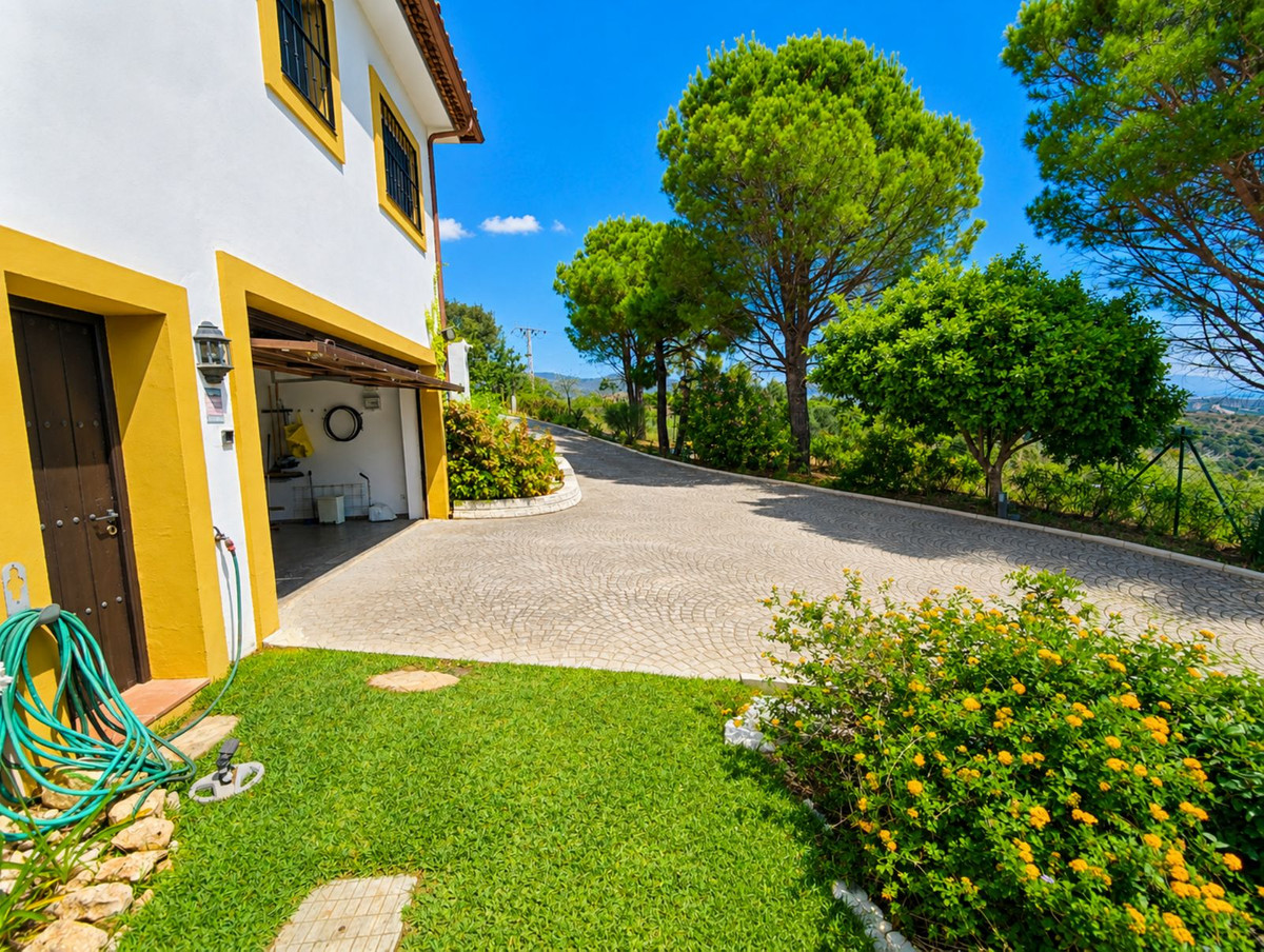 Huis te koop in Estepona | 6 slaapkamers H5459224