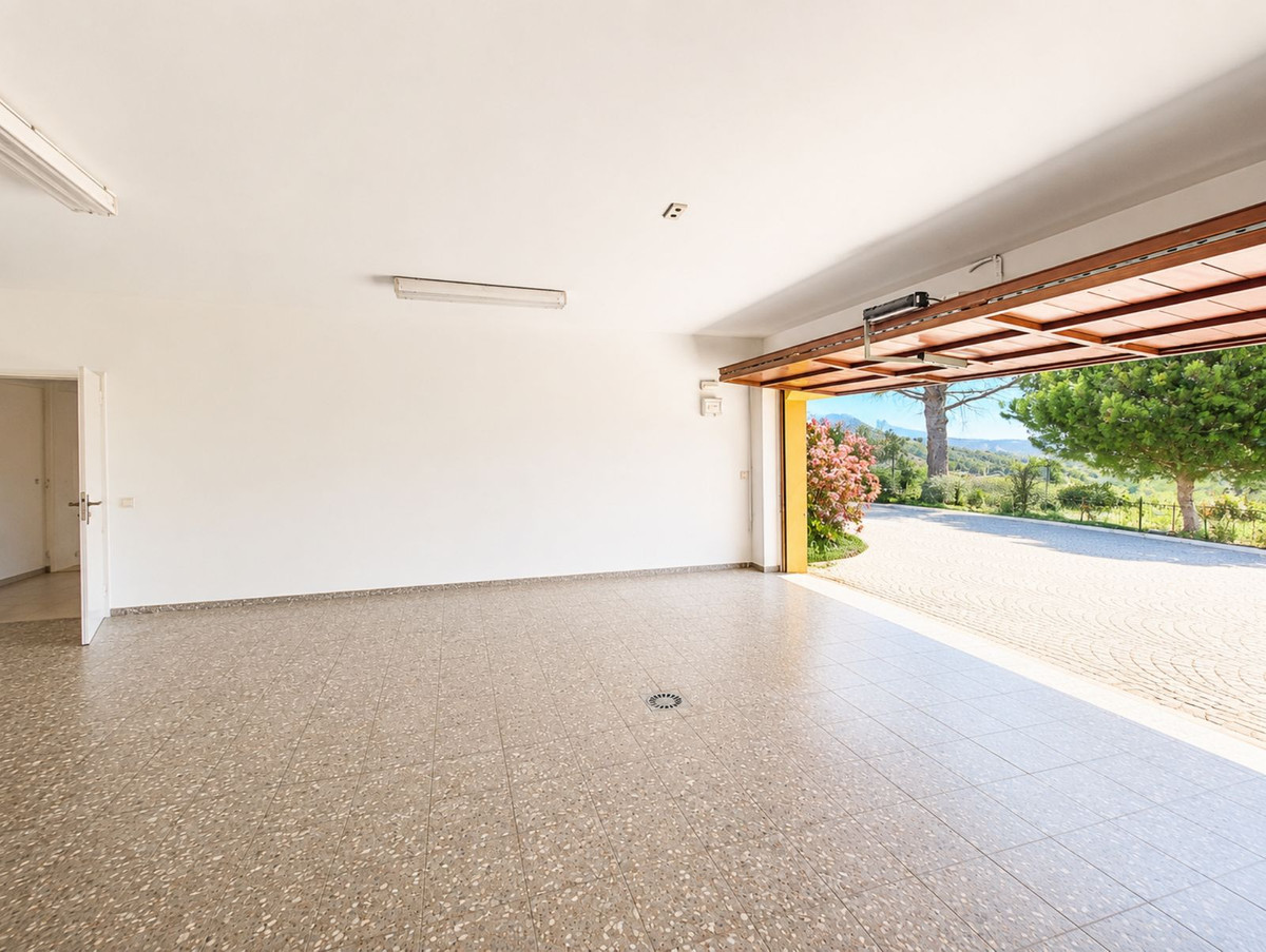 Huis te koop in Estepona | 6 slaapkamers H5459224