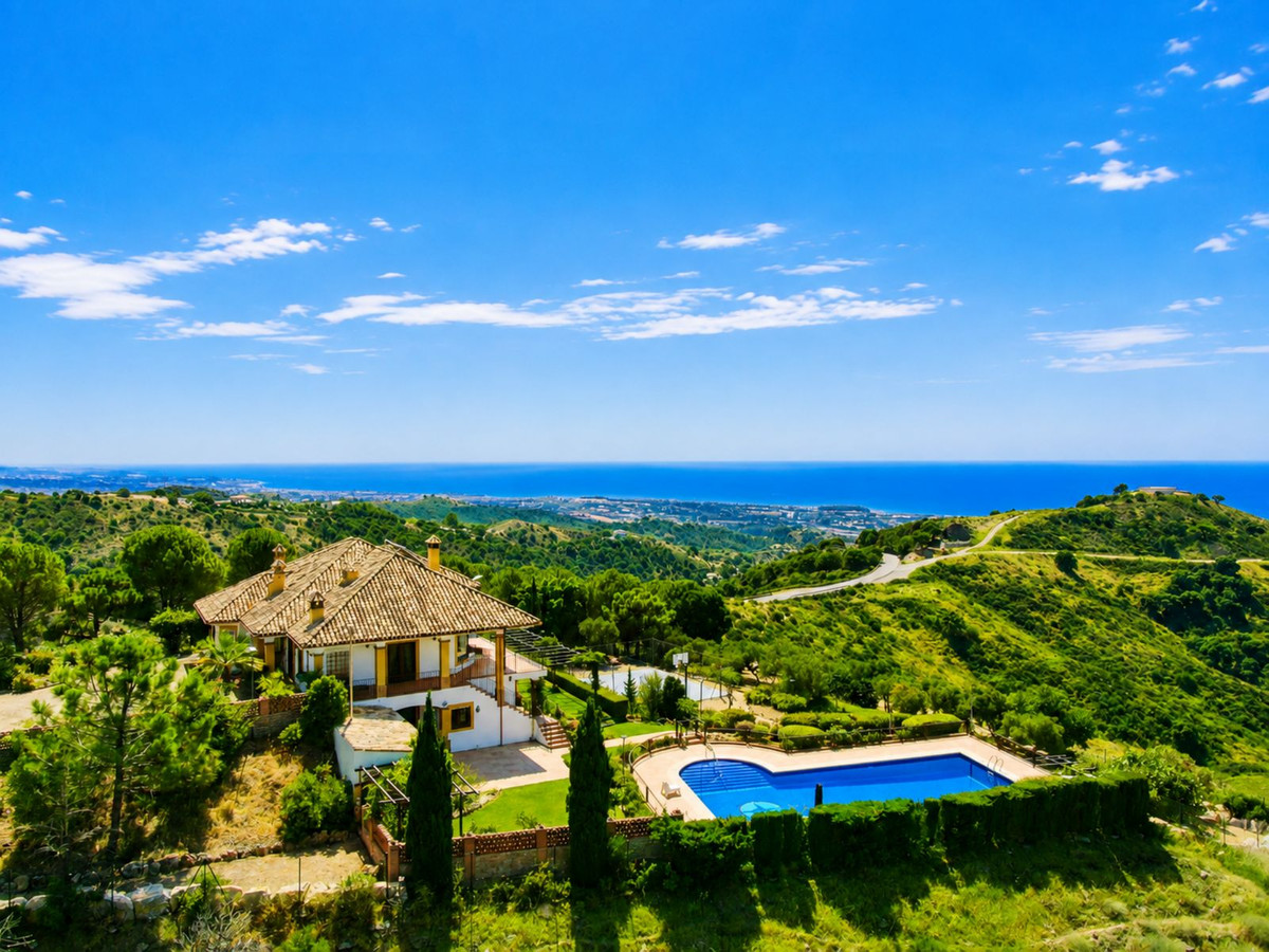 Huis te koop in Estepona | 6 slaapkamers H5459224