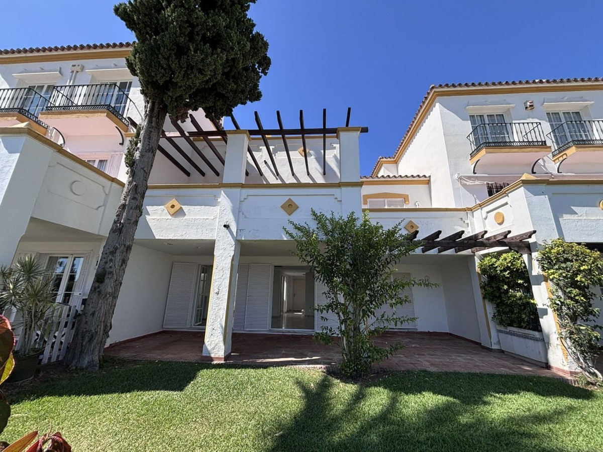 Huis te koop in Estepona | 3 slaapkamers H5459593
