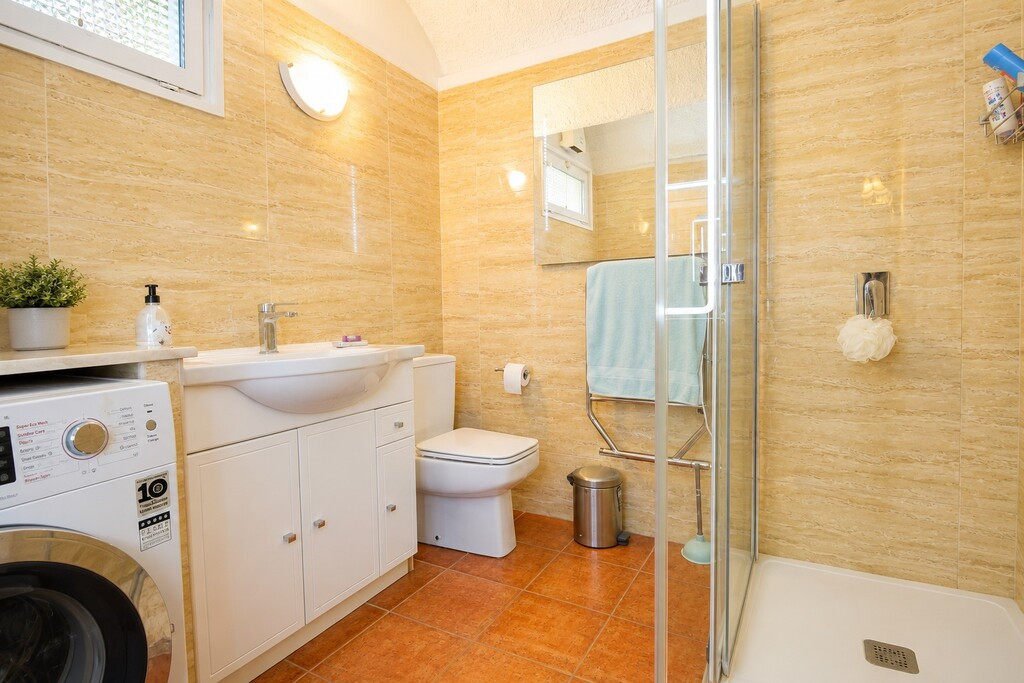 Huis te koop in Estepona | 2 slaapkamers H5460658