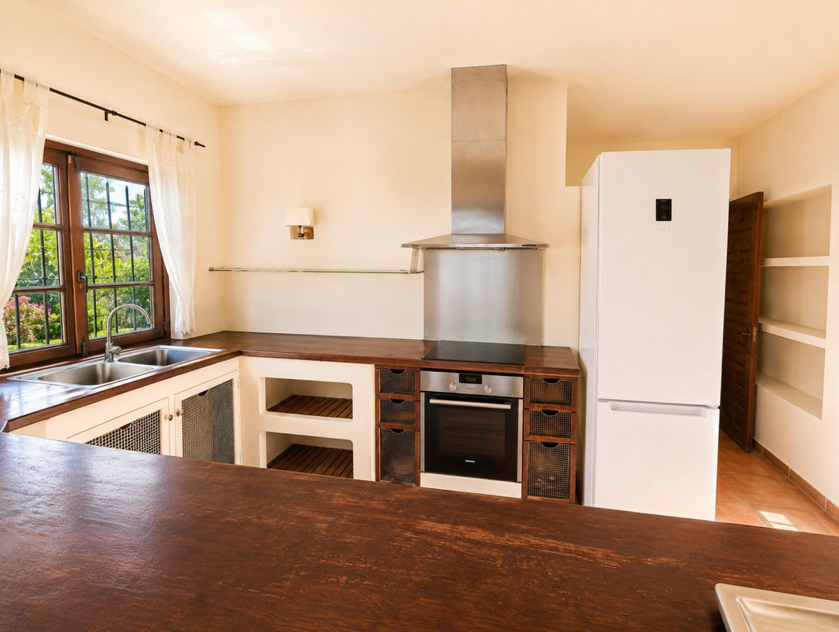 Finca - Cortijo te koop in Estepona | 4 slaapkamers H5460985