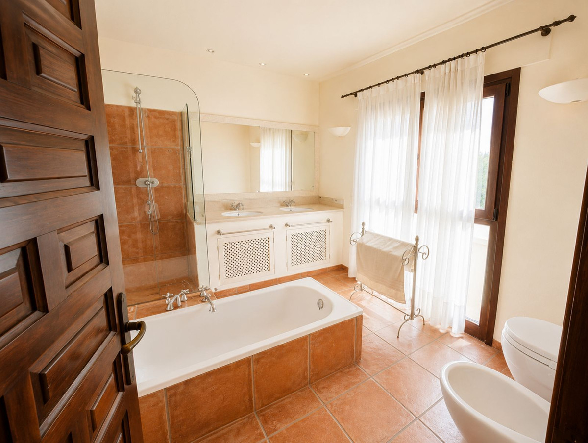 Finca - Cortijo te koop in Estepona | 4 slaapkamers H5460985