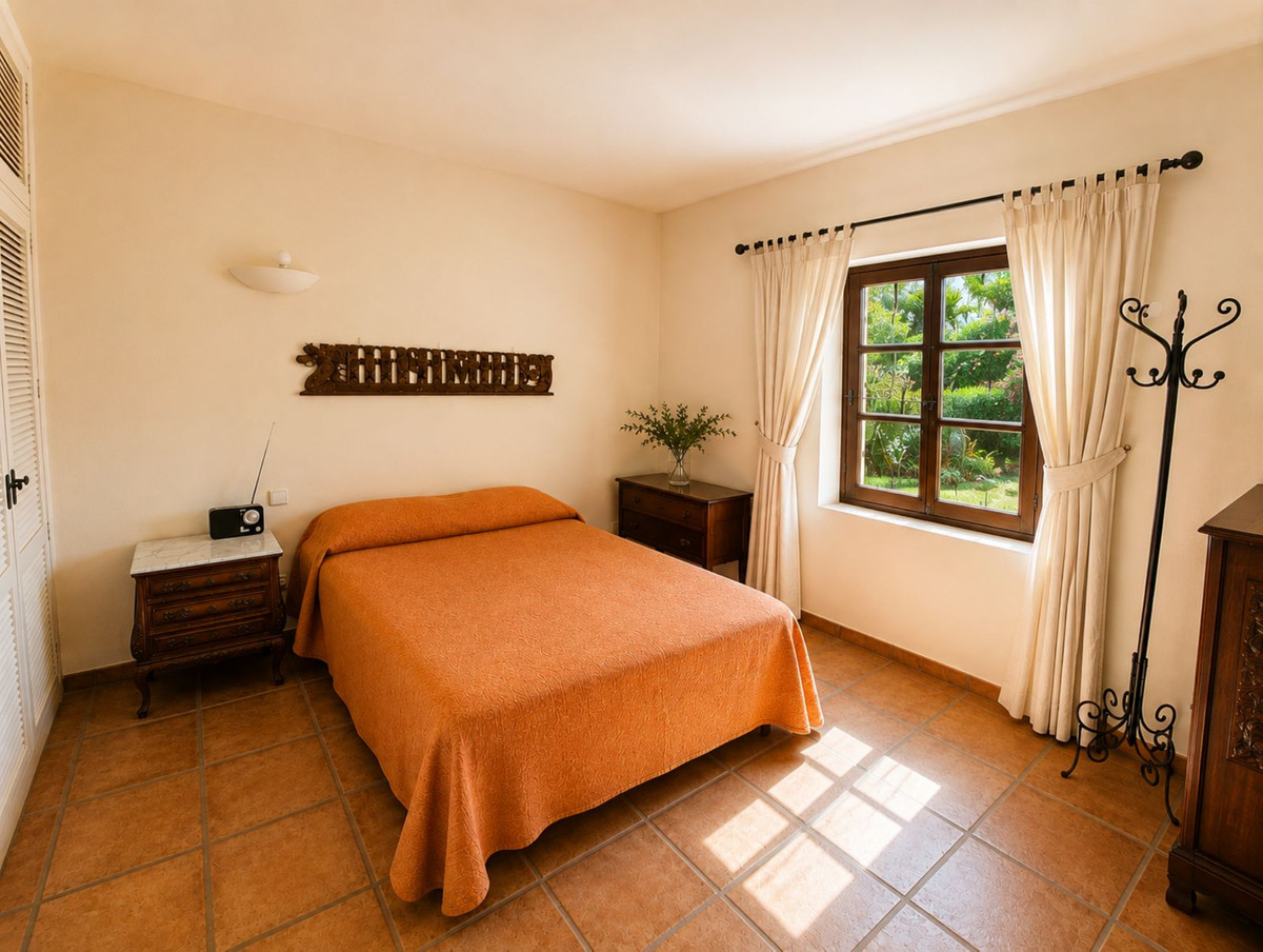 Finca - Cortijo te koop in Estepona | 4 slaapkamers H5460985