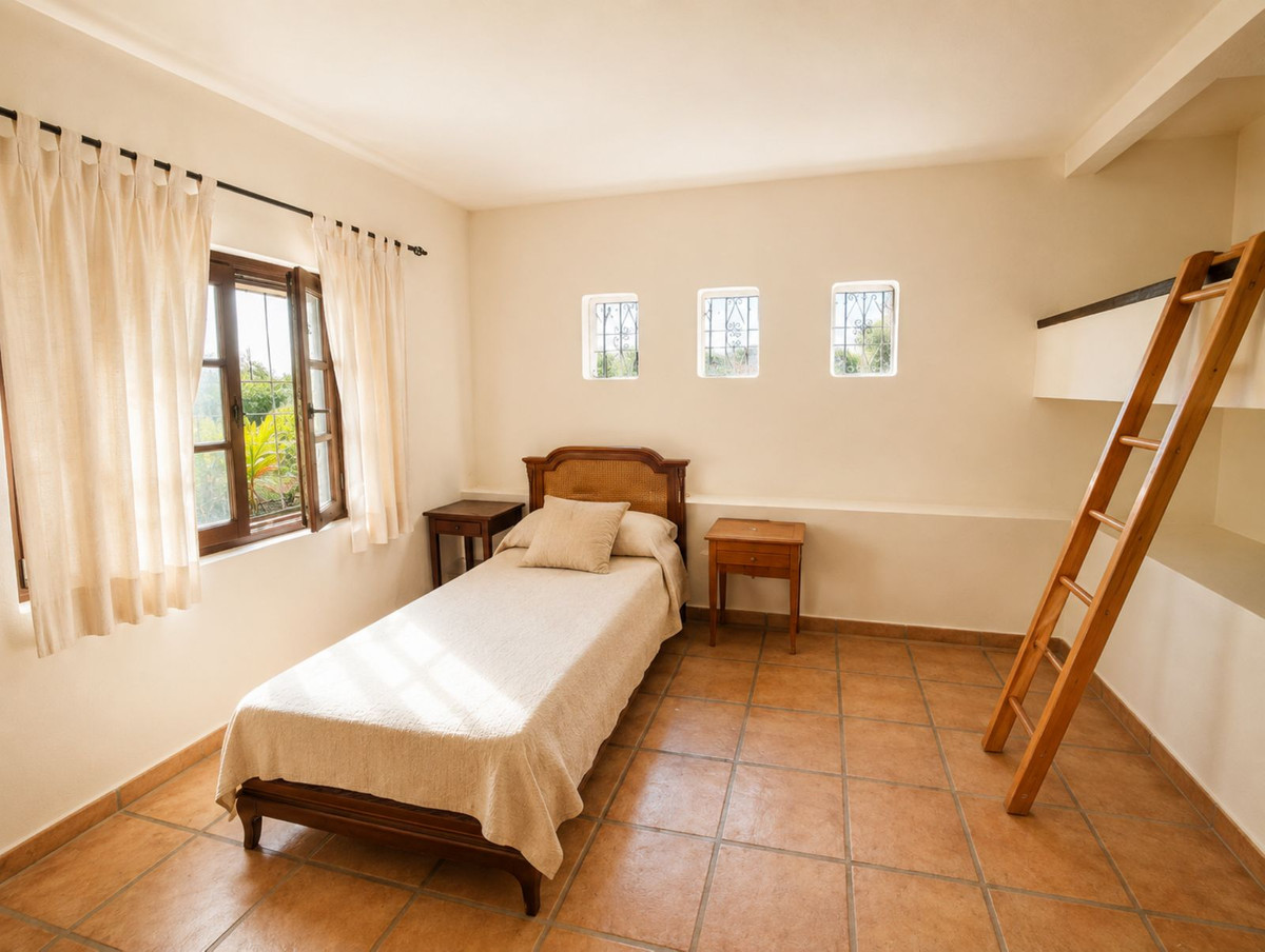 Finca - Cortijo te koop in Estepona | 4 slaapkamers H5460985