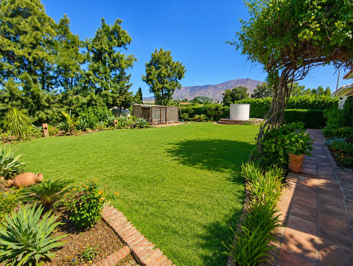 Finca - Cortijo te koop in Estepona | 4 slaapkamers H5460985