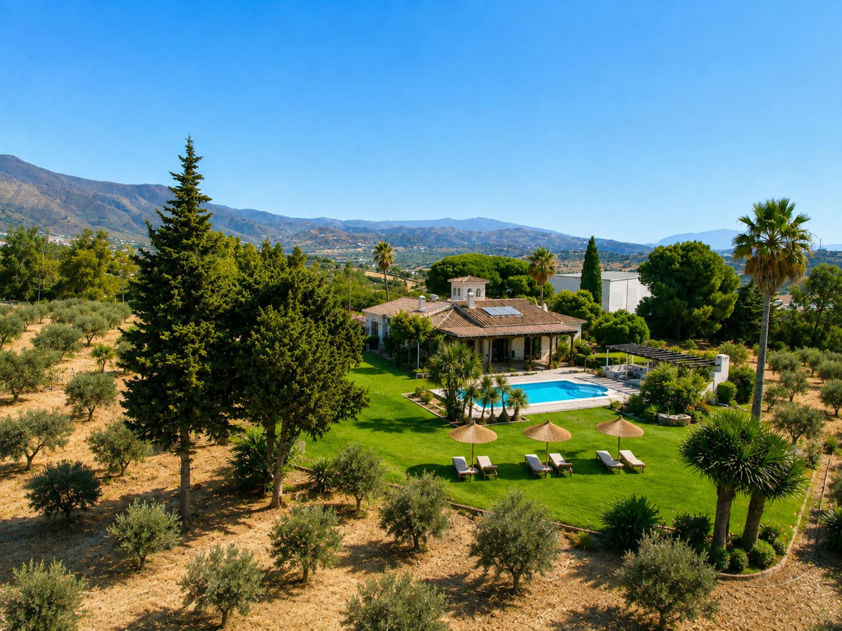Finca - Cortijo te koop in Estepona | 4 slaapkamers H5460985