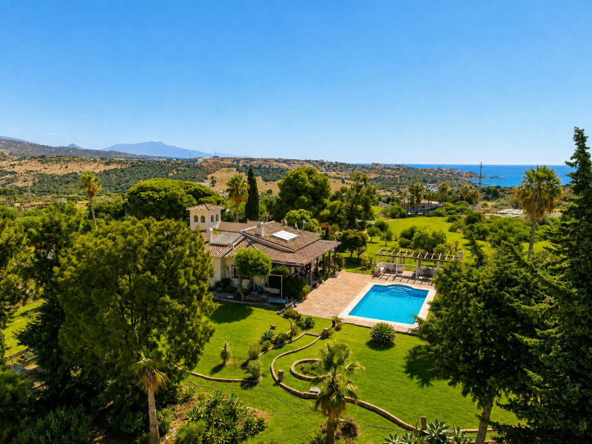 Finca - Cortijo te koop in Estepona | 4 slaapkamers H5460985