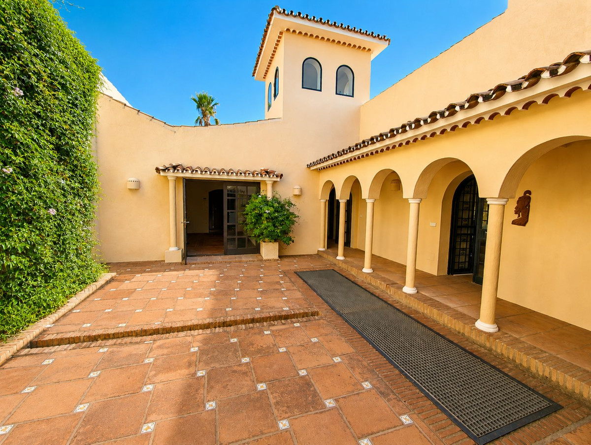 Finca - Cortijo te koop in Estepona | 4 slaapkamers H5460985