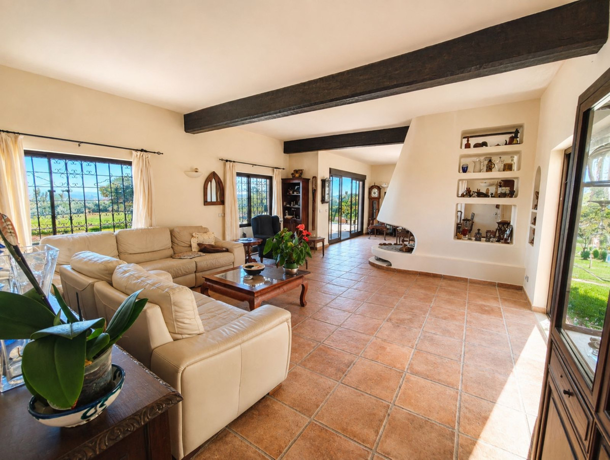 Finca - Cortijo te koop in Estepona | 4 slaapkamers H5460985