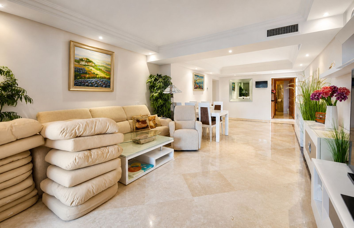 Appartement te koop in Estepona | 3 slaapkamers H5462002